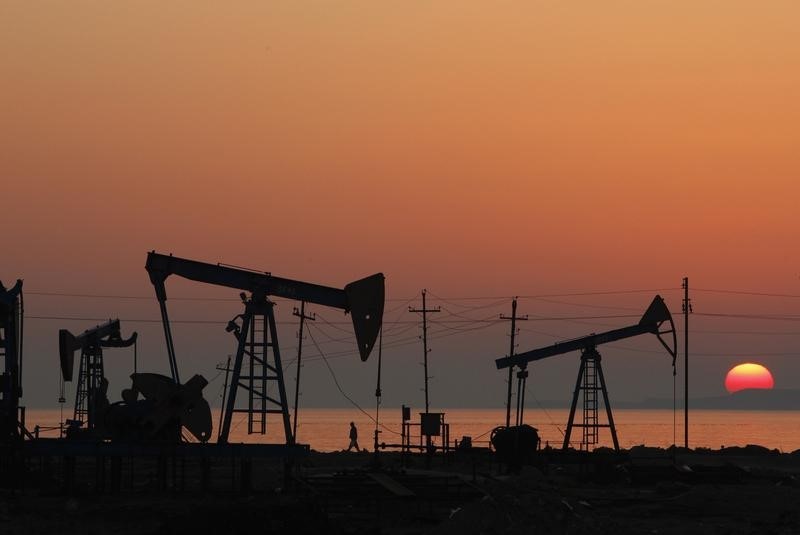 Giá dầu giảm khi Hoa Kỳ tạm dừng mua dầu để tăng dự trữ chiến lược