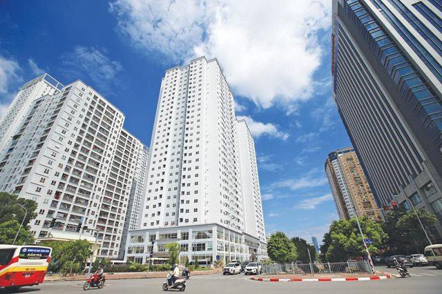 Hà Nội: Chủ đầu tư bán chung cư mới đắt gấp rưỡi giá căn hộ thứ cấp đã đi vào sử dụng - Ảnh 2.