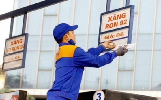 Giá xăng dầu trong nước tăng vượt 24.000 đồng/lít