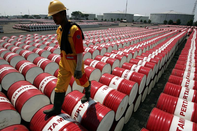 Mỹ dự kiến mua 3 triệu thùng dầu để bổ sung kho dự trữ quốc  gia