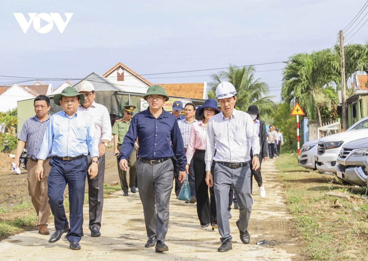 Ngăn chặn nạn đầu cơ, đảm bảo đất đắp cao tốc Bắc- Nam đoạn qua miền Trung - Ảnh 4.