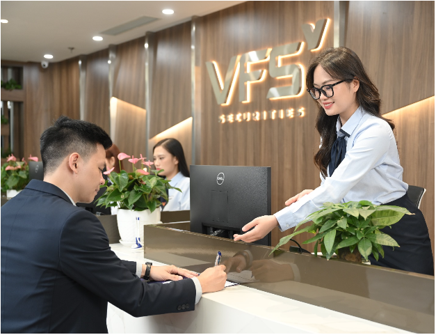Chứng khoán Nhất Việt (VFS) thay đổi nhận diện: 15 năm vút tầm thương hiệu - Ảnh 2.