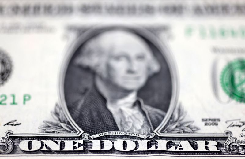 Đồng đô la giảm trước khi Mỹ công bố dữ liệu lạm phát; Anh ghi nhận GDP tăng trong tháng 8