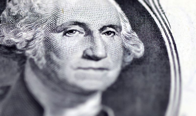 Đồng đô la suy yếu khi Fed tỏ ra thận trọng hơn với việc tăng lãi suất