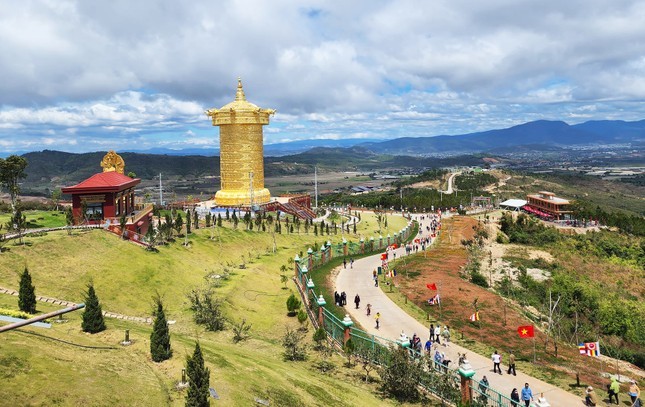 Bộ Nội vụ: Quản lý chặt chẽ hoạt động Khu du lịch văn hóa tâm linh ở Lâm Đồng - Ảnh 2.