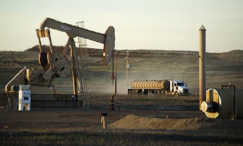 Giá dầu tăng khi có dấu hiệu nguồn cung bị cắt giảm mạnh