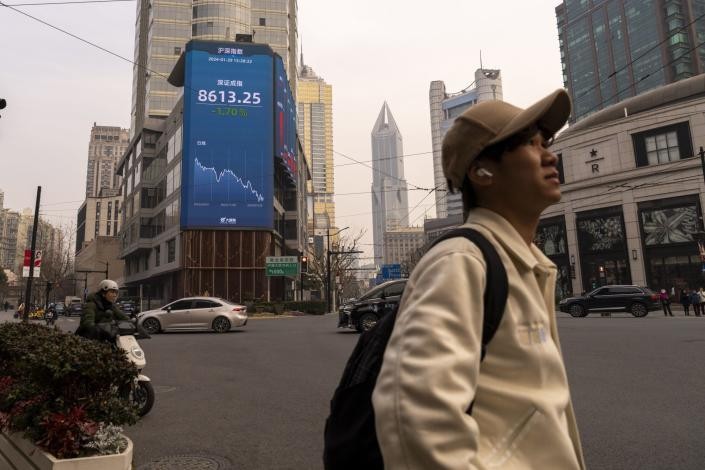 Tổng hợp các biện pháp Trung Quốc đã thực hiện để giải cứu thị trường chứng khoán đang sụt giảm mạnh