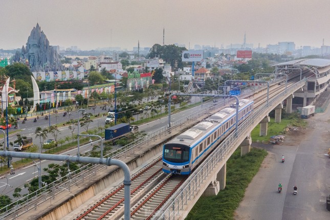 TPHCM khai thác thử toàn tuyến metro số 1 vào tháng 12 - Ảnh 1.