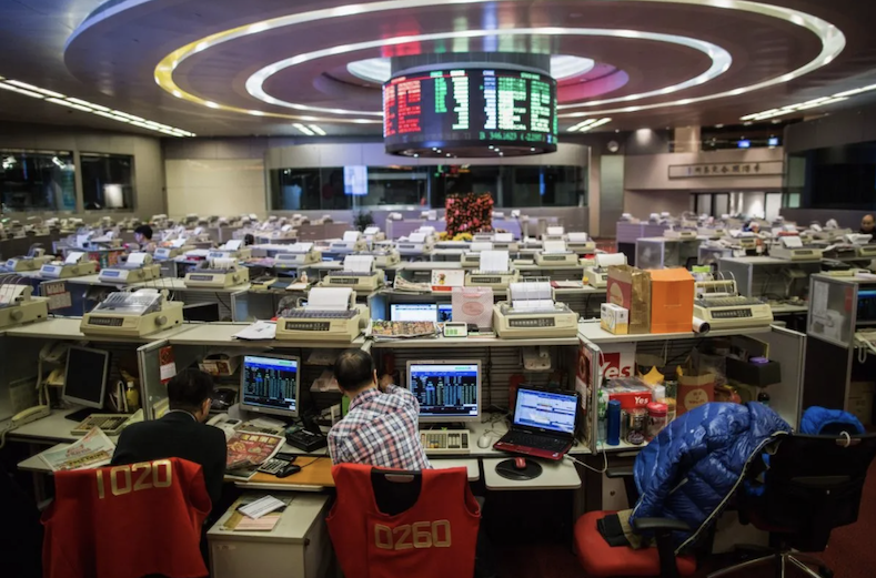 Theo dữ liệu do Bloomberg tổng hợp, lượng vốn huy động qua IPO ở thị trường Hong Kong đã giảm 56% trong năm 2023, xuống còn 46 tỷ đô la Hong Kong. Ảnh: AFP