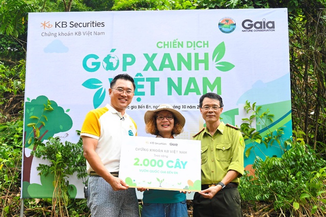 Chứng khoán KB Việt Nam trồng hàng ngàn cây để “Góp Xanh Việt Nam” - Ảnh 1.