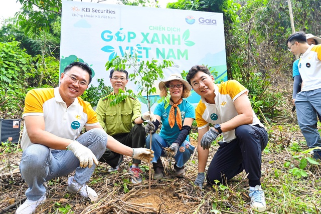 Chứng khoán KB Việt Nam trồng hàng ngàn cây để “Góp Xanh Việt Nam” - Ảnh 2.